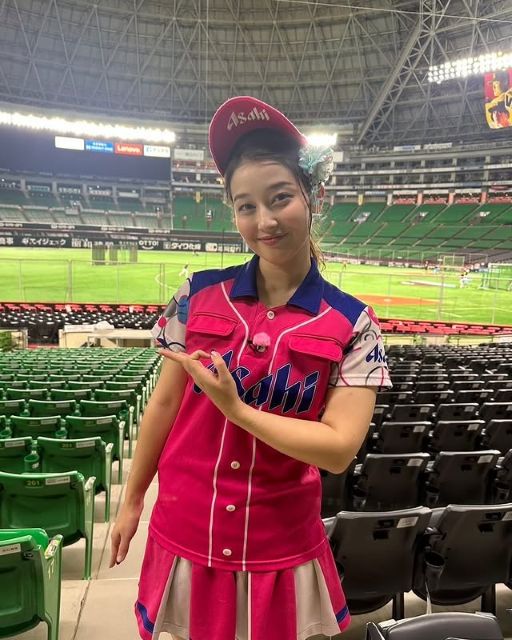 「実は昨年こっそりビール売り子に挑戦」TBS・浦野芽良アナ、激レアミニスカ美脚ショットにファン歓喜！