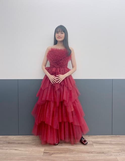 声優 早見沙織がアニサマに出演！深紅のドレス姿などを披露