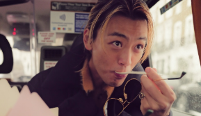 「兄妹ショットにファン歓喜！」竹内涼真がロンドンでのオフショットを公開