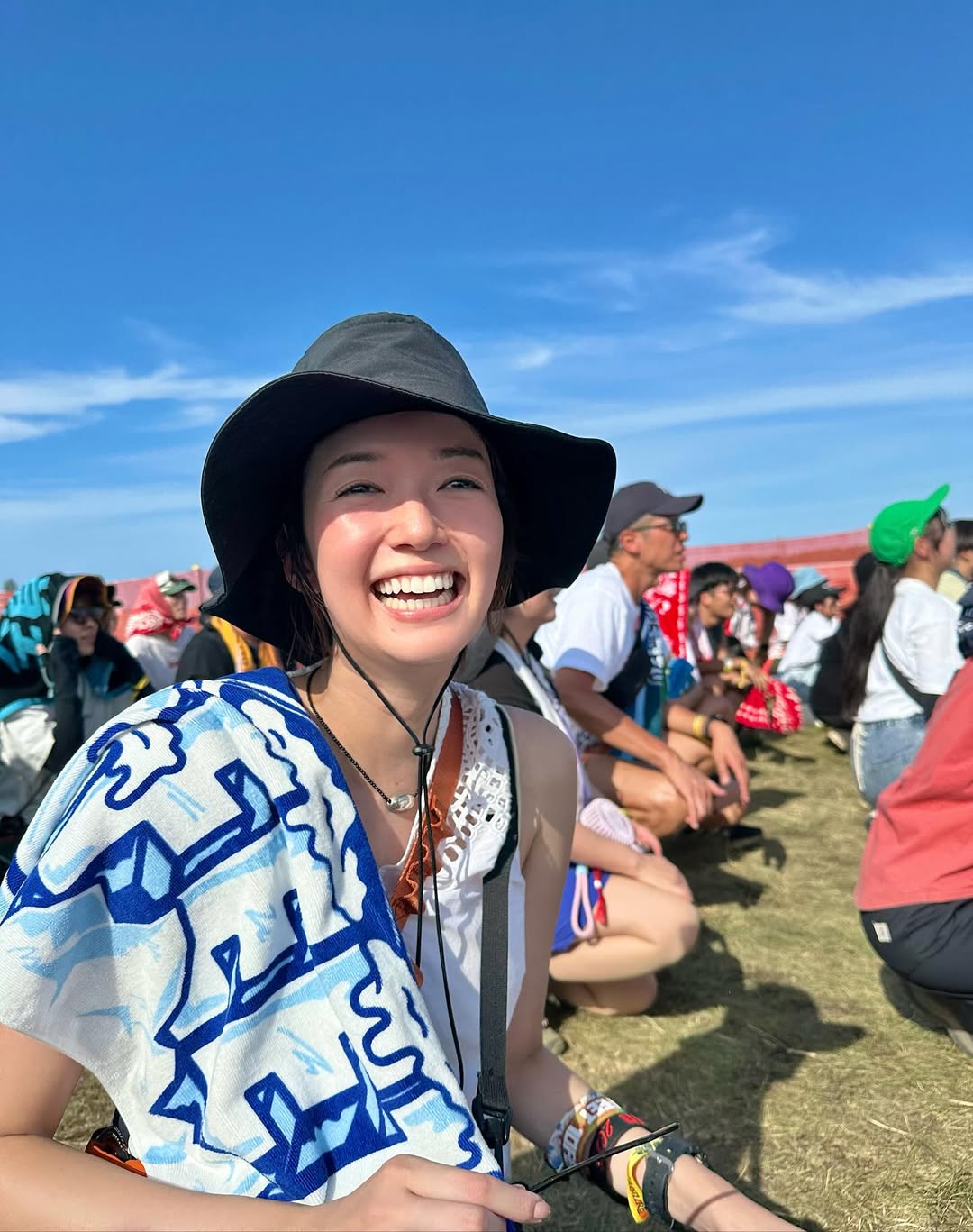 佐藤栞里  北海道での夏フェス満喫ショットに反響