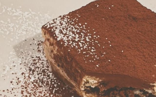 インスタ映え！timelesz松島聡がカフェでティラミスを堪能