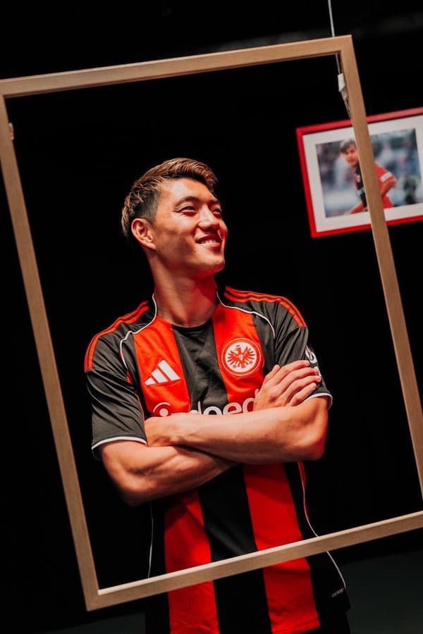 堂安律、フランクフルト加入を正式発表　「特別なことを成し遂げたい」