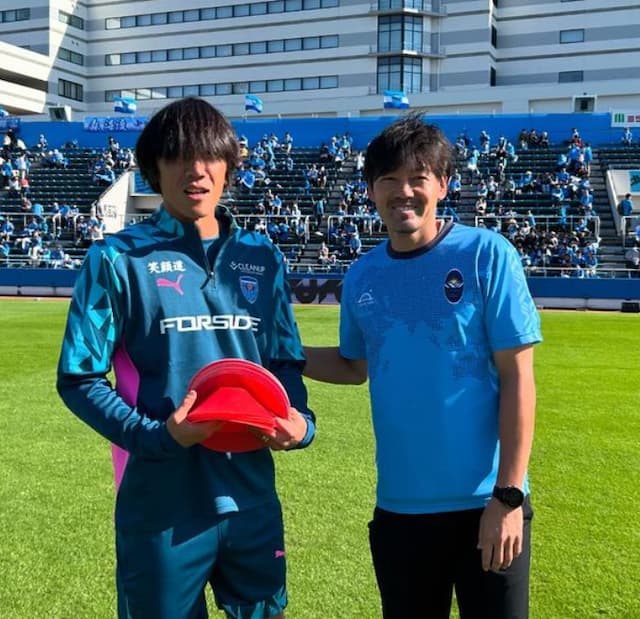 松井大輔　横浜FC ホーム最終戦で中村俊輔に「嫌がられそれでもひっつきに」