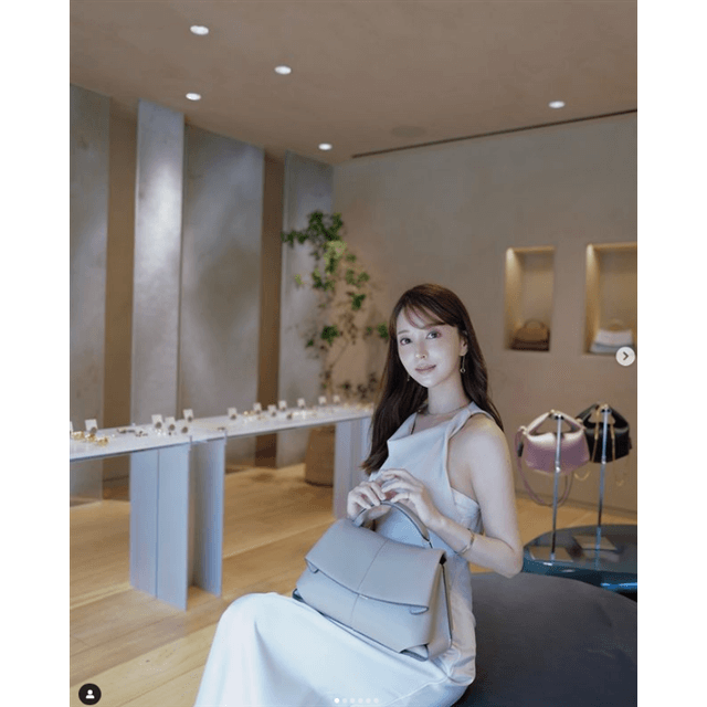 アートな被写体！美人モデル「麻亜里」が自然光の差し込む空間で、惚れ惚れショットを披露