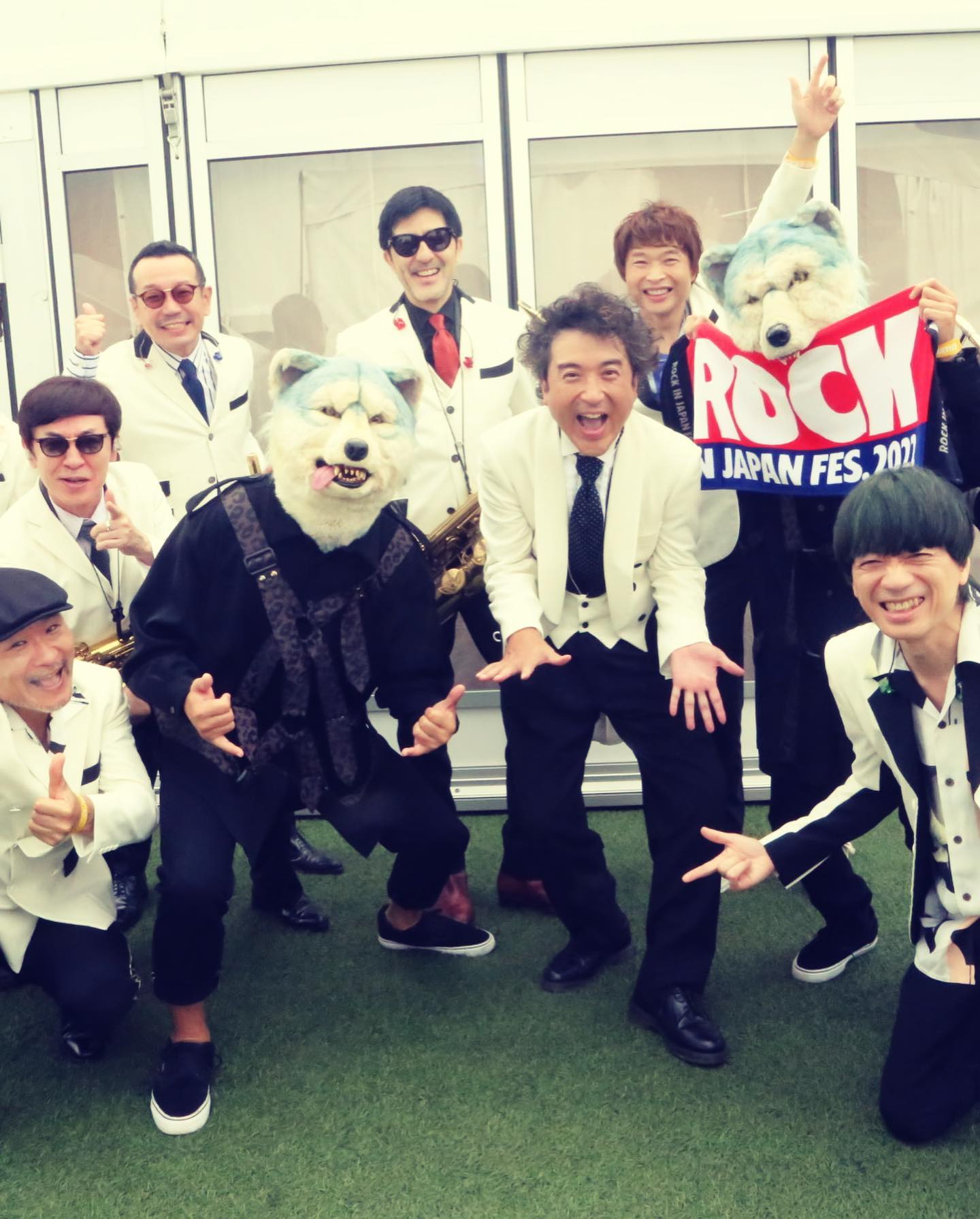 ムロツヨシさん、スカパラとの集合写真で笑顔SHOT📸「幸せが溢れてますね❤️」