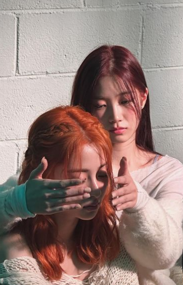 LE SSERAFIM・KAZUHAの最新ショットが話題に👀✨ 唯一無二の美しさに世界中からいいね殺到！