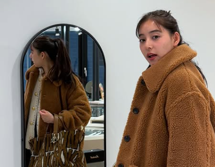 新木優子が綺麗すぎるスタイルと豪華な私服姿を披露