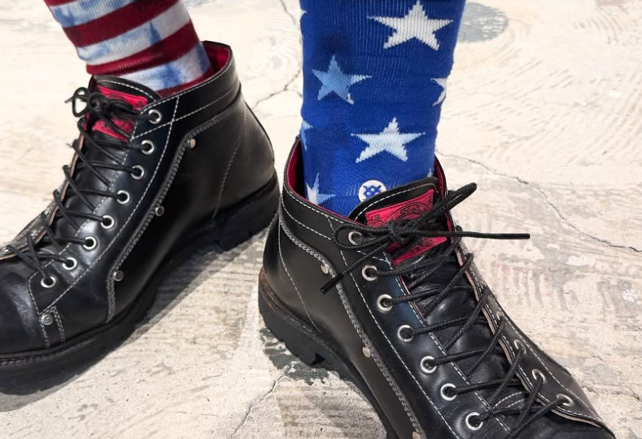 異彩放つ夏コーデ！鈴木みのるが魅せた個性派ソックススタイル