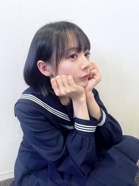 「JKおかぴー可愛い」岡田紗佳のセーラー服姿にファン大興奮！