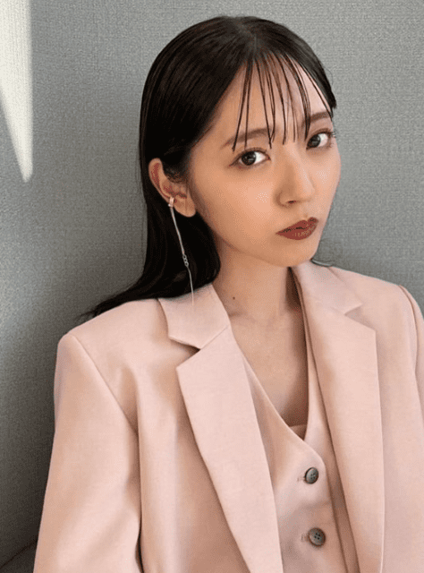 鈴木愛理 背中が開いたコーデを披露にファンからは「せ、せ、背中♡‼︎」