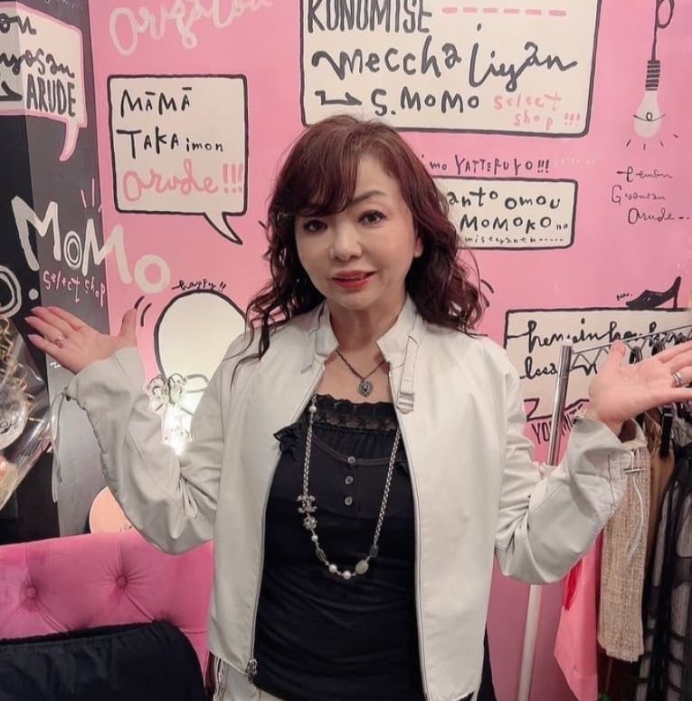 「久しぶりに家族全員集合！」海外にいる次男も登場！YouTube『モモコ新聞』での家族トークが話題に