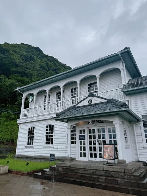 「こんな店舗あるの！？」声優 赤﨑千夏がオシャレすぎるスタバの写真を投稿