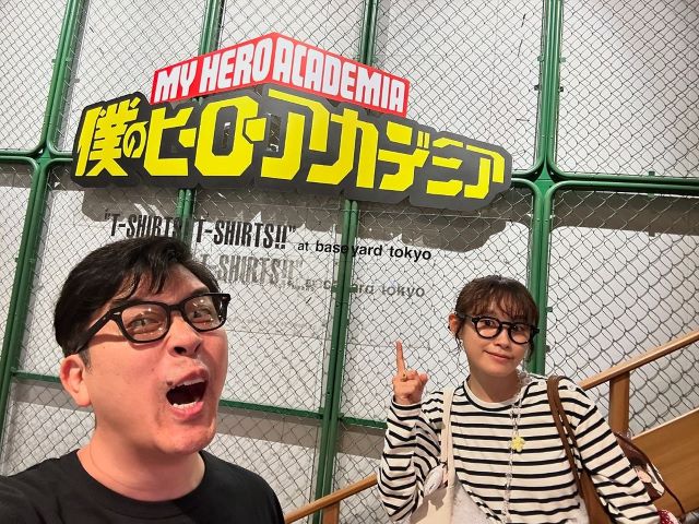 あべこうじ  元モー娘。妻との「ペアメガネ」2Sが話題！