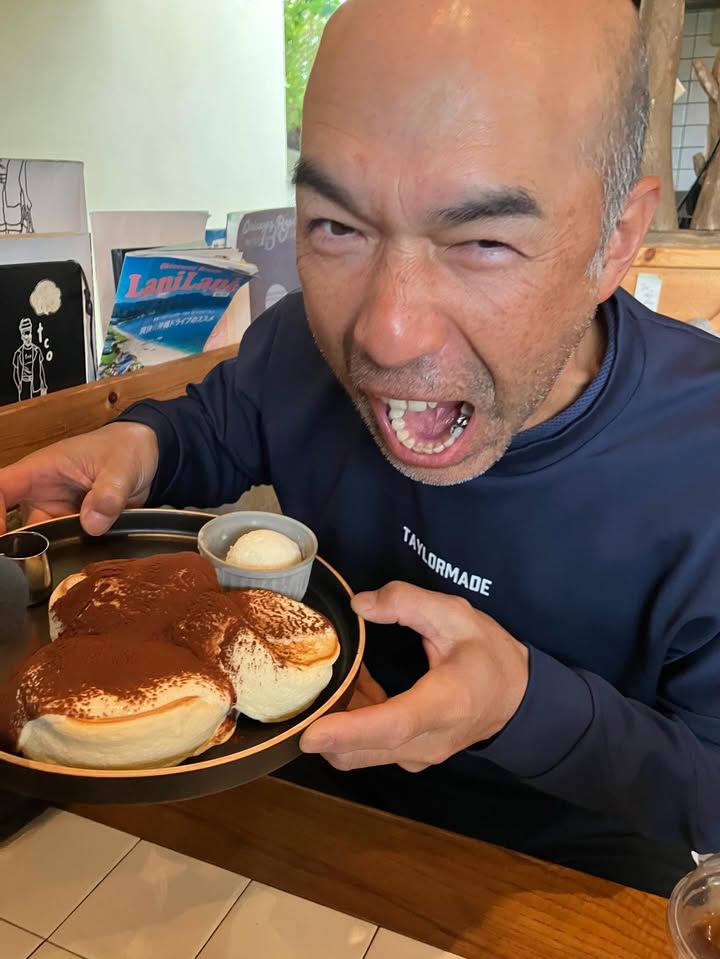 和田一浩が沖縄を満喫「パンケーキ食べてきました」
