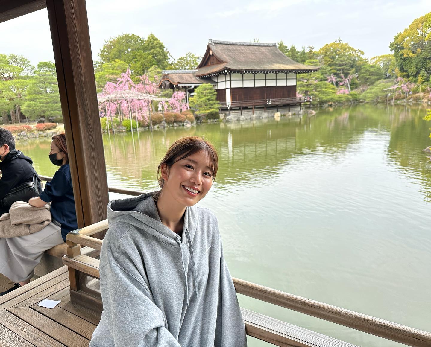 稲村亜美が春の京都を大満喫😍ファンとのキャッチボールも❗️❓