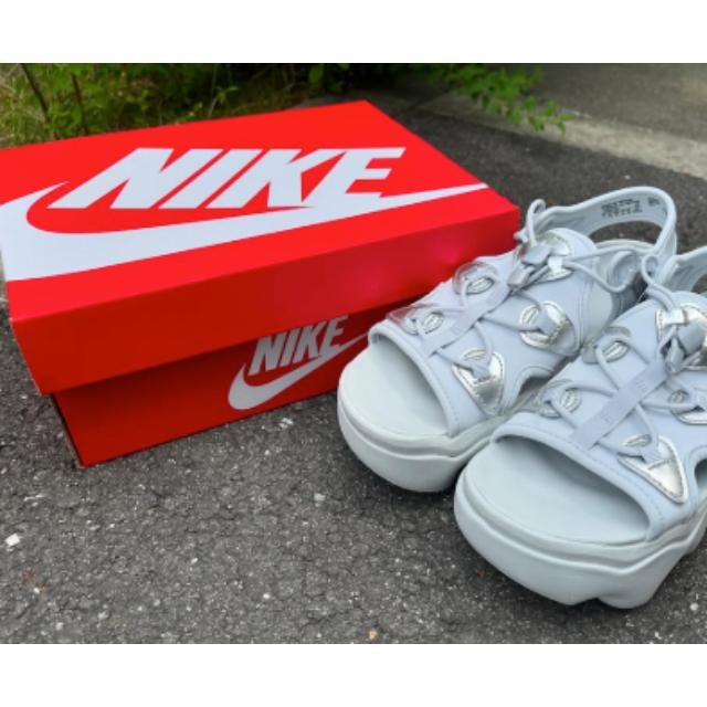 陸上長距離・細田あい、3年愛用のサンダルに新色シルバーを追加