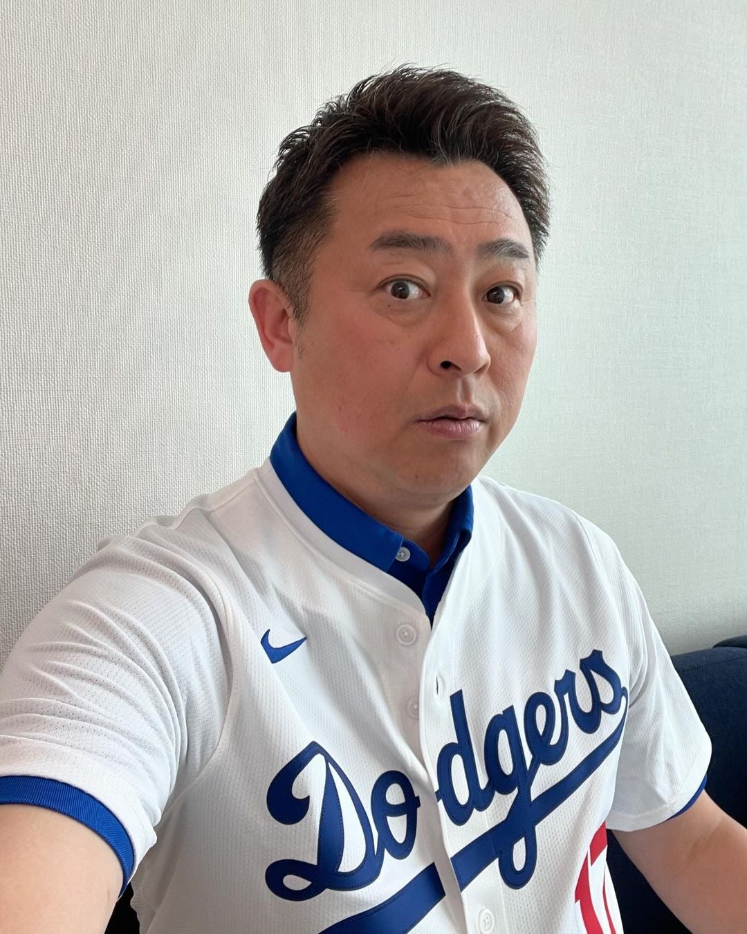 岩本勉 ミヤネ屋に出演 ドジャース・大谷のユニフォーム着用