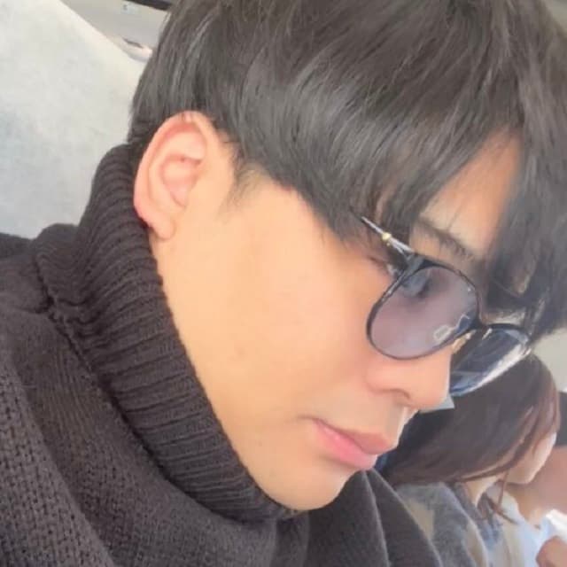 「同一人物とは思えない」男性芸人の盛れすぎ&ノーマルショットのギャップにファン驚愕!?