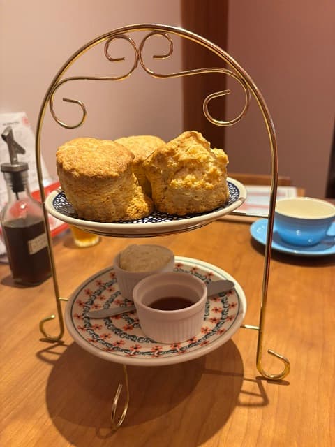 「どれも個性的で美味しかった」人気声優・緑川光が紅茶専門店を堪能！