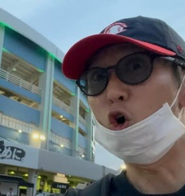 「負けたー」アンガールズ山根がマリンスタジアムで野球観戦！