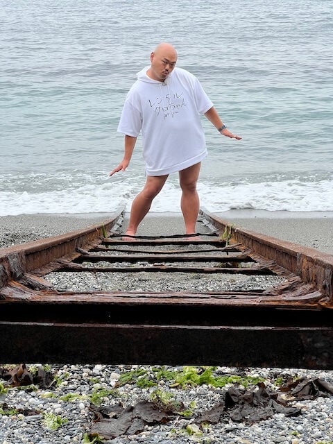 「今にもちゅ、多様性。踊りそう」人気芸人のあのちゃん風ショットにファンも爆笑