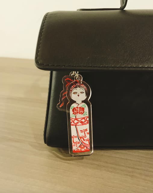 のん、キュートな“こけし”のグッズを公開！　ファンからは「欲しい🥰」の声