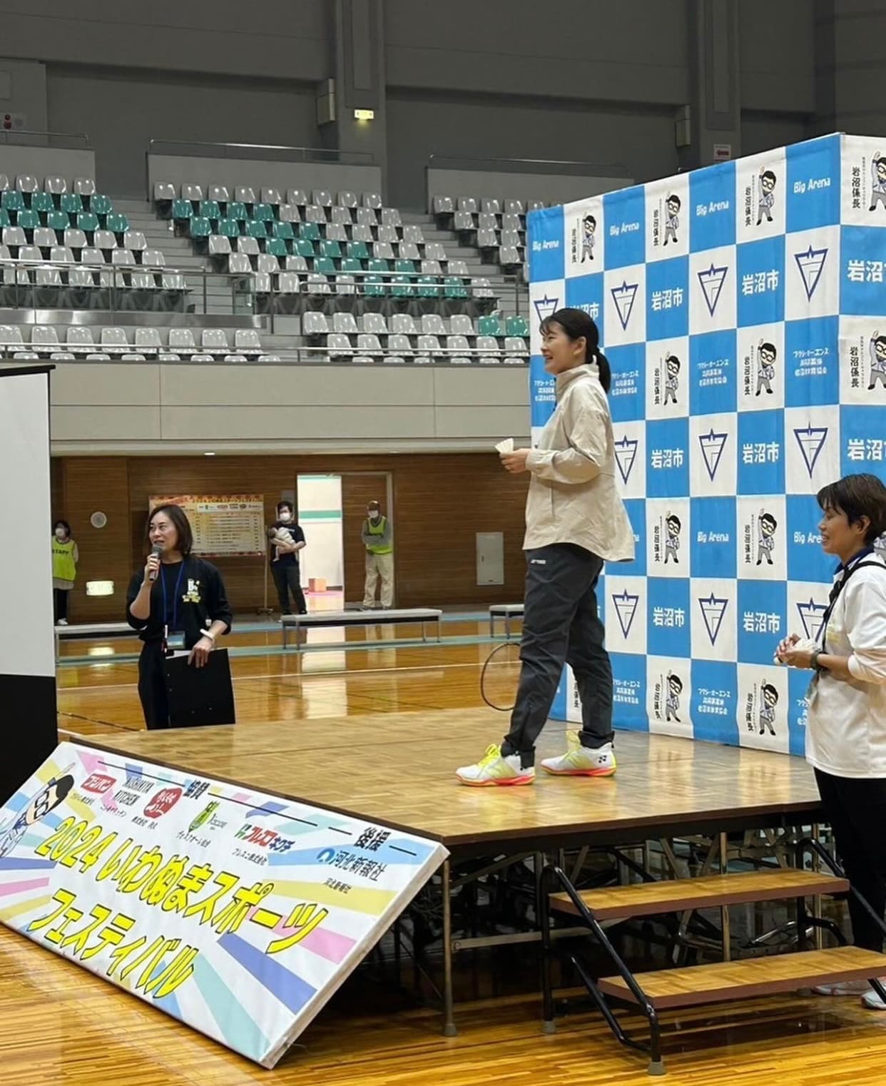 リオ五輪金・女子バドミントンの髙橋礼華がスポーツフェスティバルでバドミントン教室を開催。