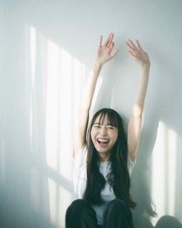 人気モデル  ”内容は秘密” 満面の笑みの七夕ショットにいいね2万越え ファン悶絶 の1枚を公開