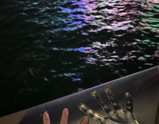 「◯◯と同じ手だった」人気芸人妻の元グラドル、あの