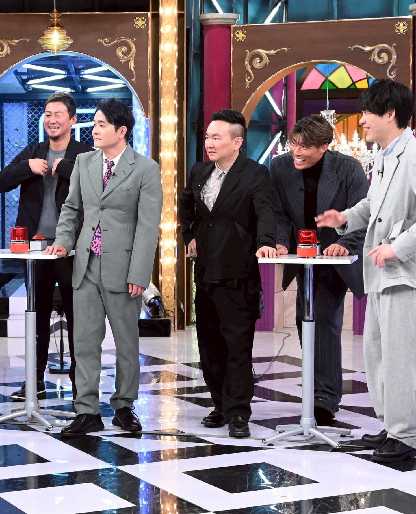 糸井嘉男＆中田翔、最強タッグが「ギャル」に変身！？『千鳥かまいたちアワー』オフショットが話題