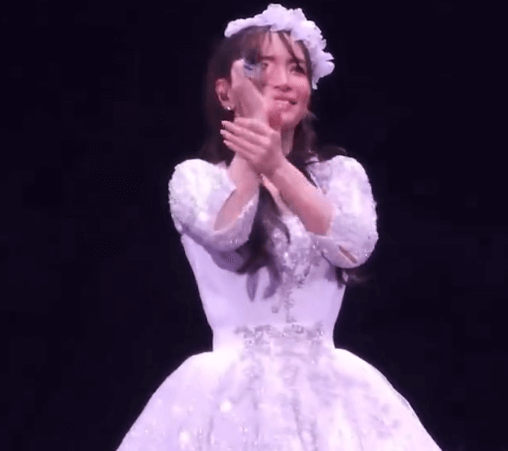 「愛で溢れてるよ！」ディーバ・浜崎あゆみ、”グレートフル”なプリンセスムービー披露で大反響！「世界を揺らせ！」