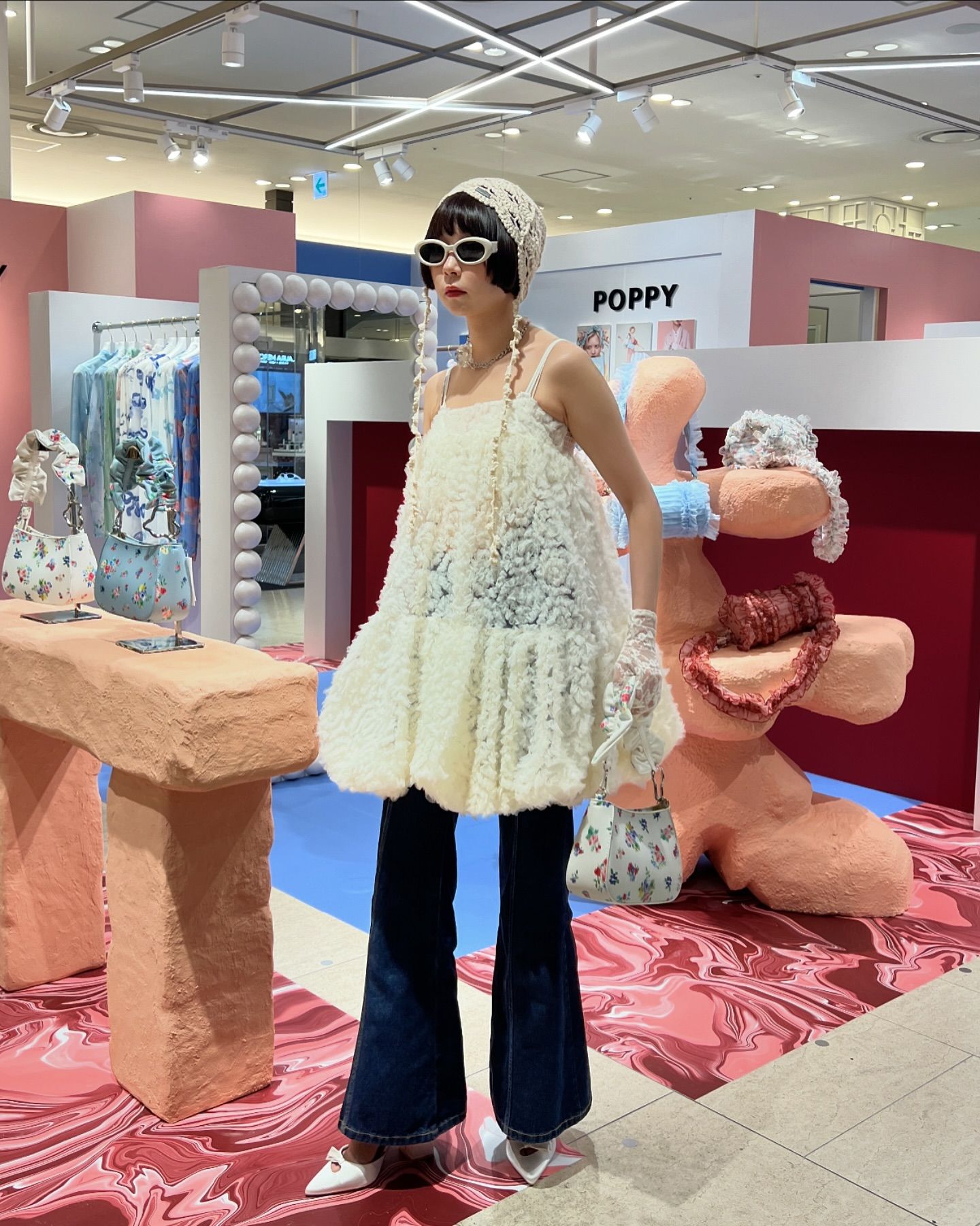 「天才級に可愛い！！」あの人気クリエイティブアーティストが最新コーデ公開でファン大盛況！