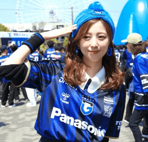 「あなたは勝利の女神さま」サッカー美女、ファン絶賛のユニフォーム姿で嬉しい報告！ガンバファン歓喜