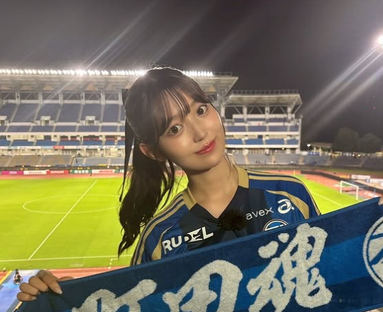 タオル掲げ応援！阪口珠美が“ゼルビア”快進撃をスタジアムで共に祝う