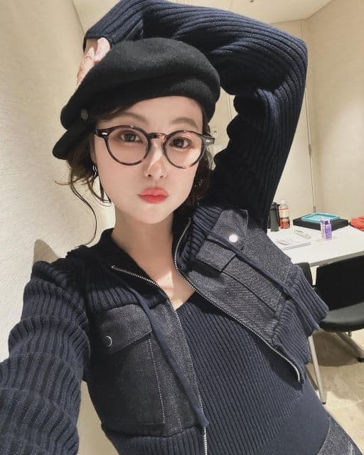 「苦手だけど挑戦してみた！」鈴木奈々、ベレー帽でおでこを出したレアなショット公開にファンから絶賛の声！