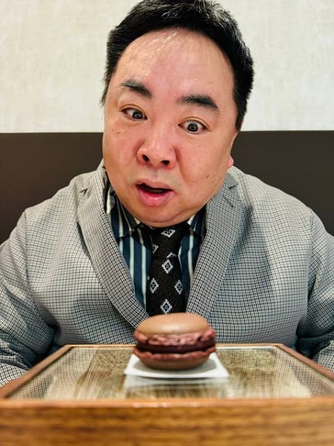 「〇〇の血のマカロン！?」ドランクドラゴン 塚地がまさかのスイーツに驚愕の表情！