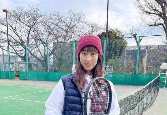 坂下千里子、新しいラケットでテニス革命！？こんなに打ちやすいなんて！アウトしない奇跡のラケットとは