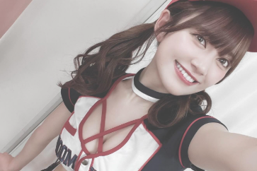 広山楓、ビールの売り子コスプレ写真を投稿！ファンから絶賛の声