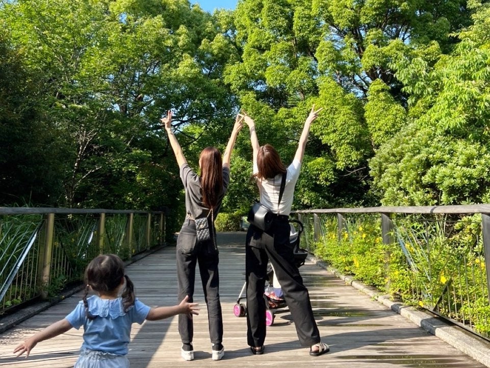 近藤千尋さん、親友と共に子どもを連れて動物園へ🐧