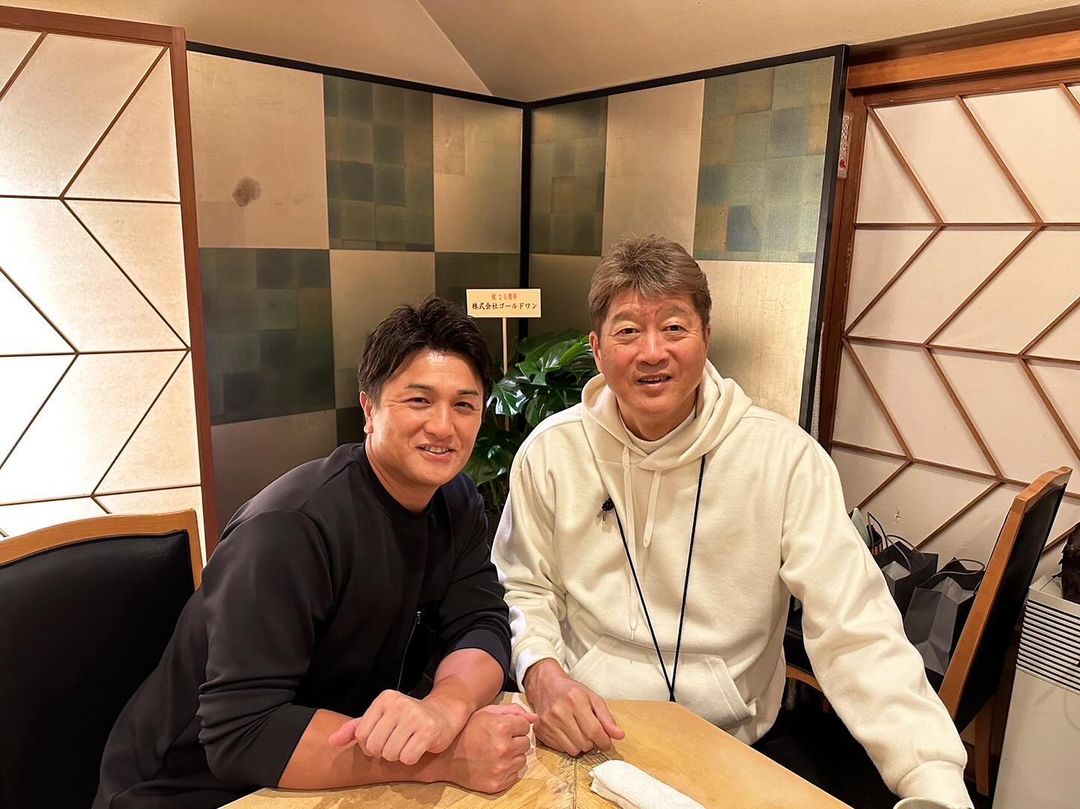 高橋由伸 大先輩のお鮨屋さんを訪問✨「ステキな2ショット😍✨」