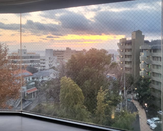 長州力、温泉で「今朝はどんよりとした夜明け」に日の出時間の疑惑が…