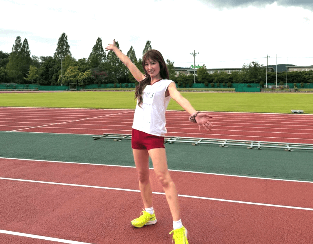 美女タレントの