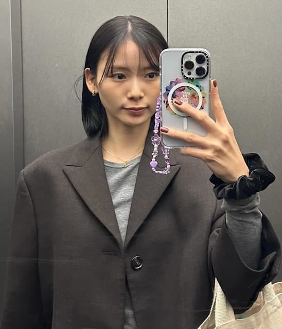 朝日奈央の私服オフショットにファン大絶賛！