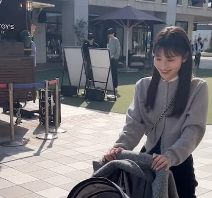 「里菜アナとちくわちゃん、親子みたい」山本里菜アナ、愛犬とアウトレットを訪れる！