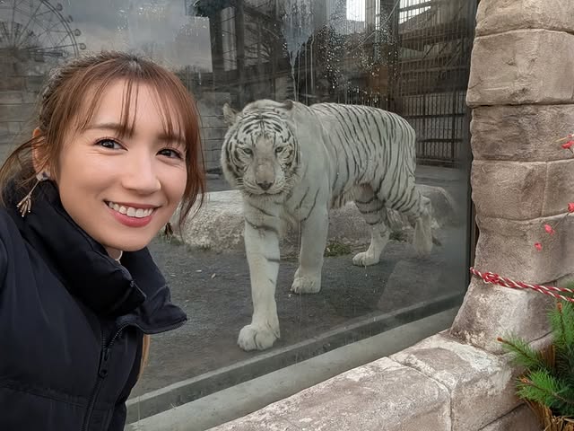 「カメラ目線いただきましたー！」元筋肉アイドル・才木玲佳と2Sで写るのはあの激レアアニマル⁉