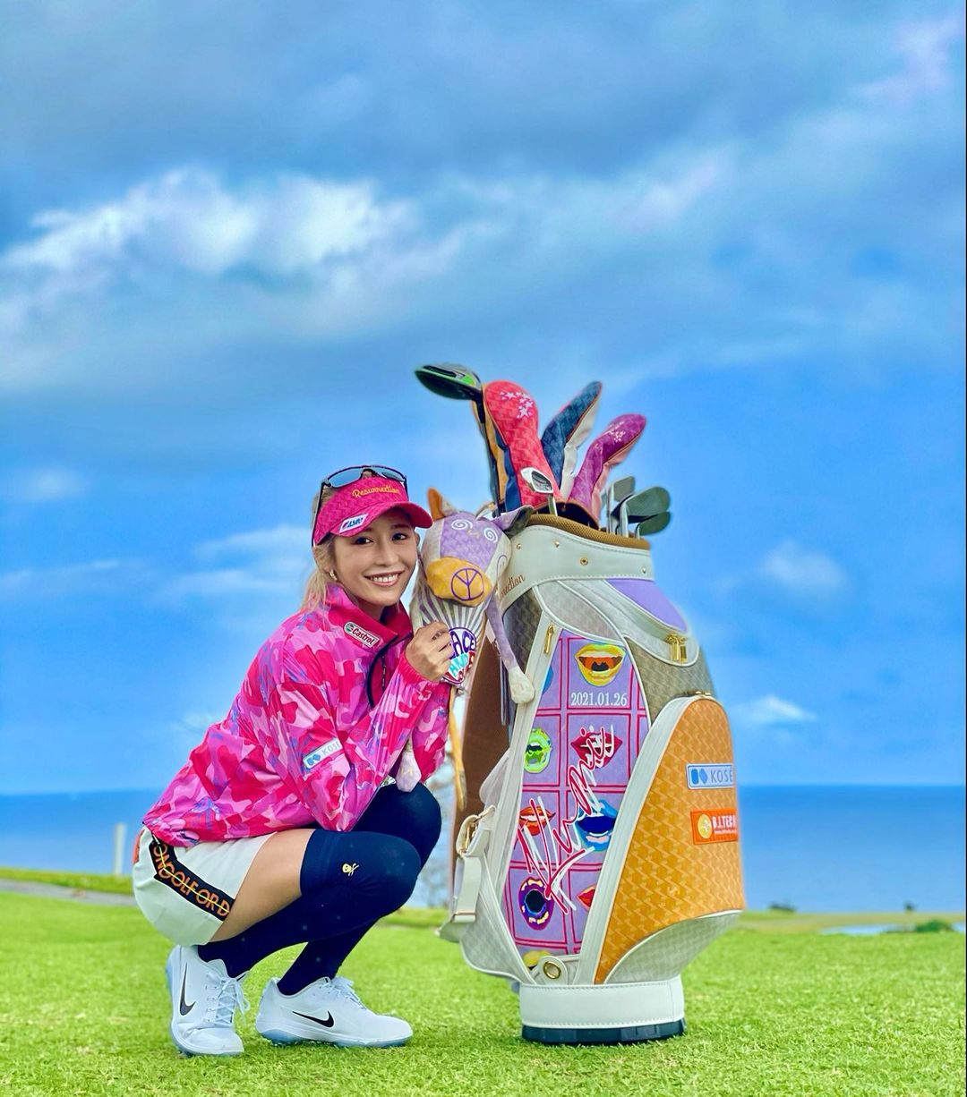 金田久美子のピンクウェアに反響「全てがビューティフル」「センス良すぎ」