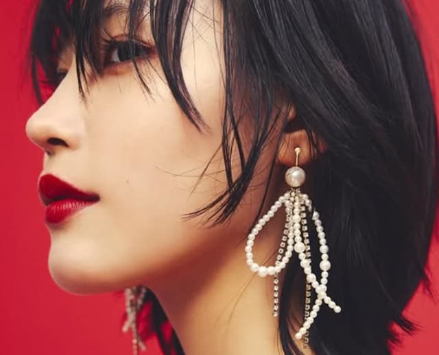 横顔が美しすぎ！女優 南沙良の最新ショットを披露！
