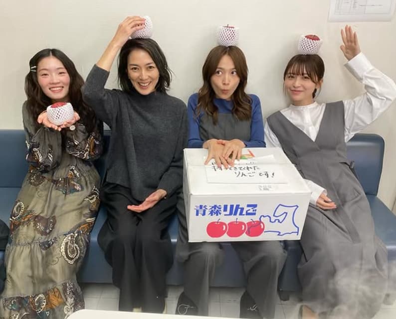 「果物の賄賂の方が喜ばれる」シソンヌじろうが現場に差し入れ！果物＆大女優4人に注目が集まる！