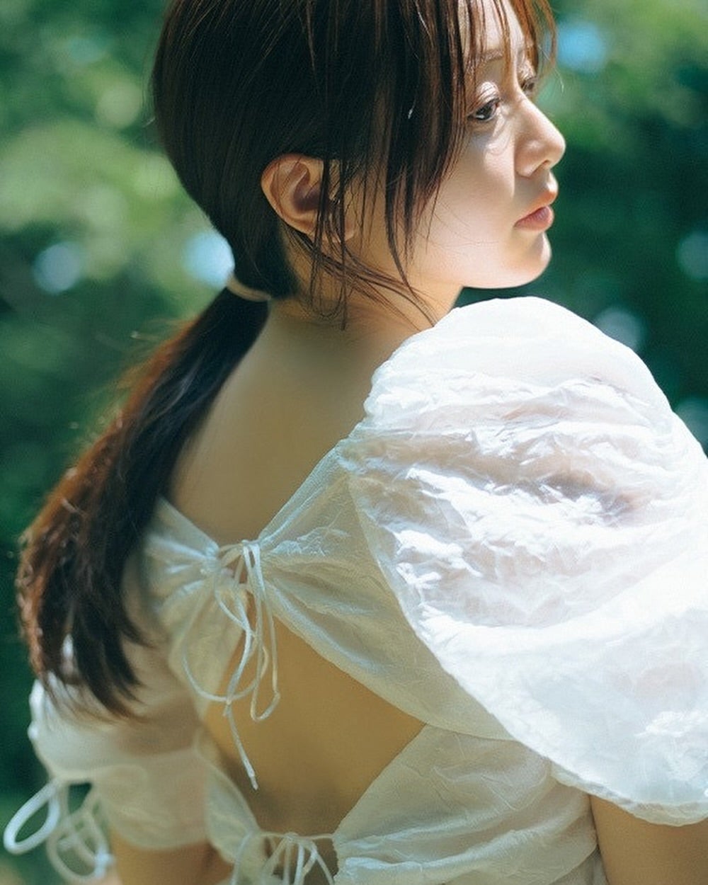 森香澄 ヤングマガジンの表紙を飾る！「コンビニや書店で見つけてみてください」