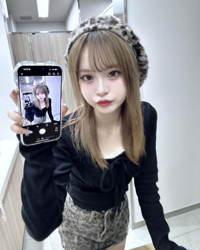 「その撮り方すきー！」あの人気タレントの自撮りショットが可愛すぎると話題に